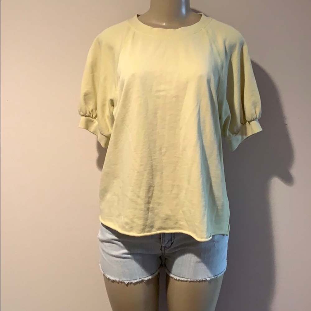 Pale yellow top